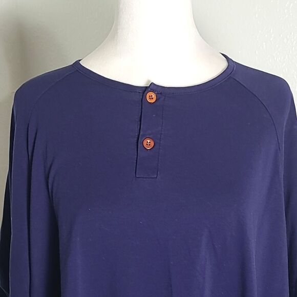 Kate Kasin T-Shirt Cape, Navy Blue with Red Buttons, One Size - Picture 3 of 8
